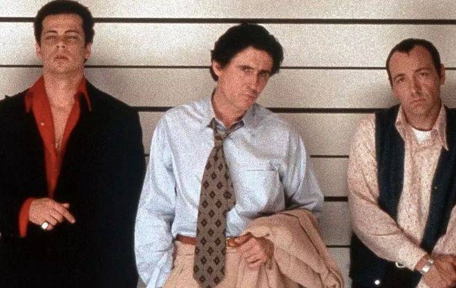 情烧脑带你揭秘完美犯罪的奥秘!J9九游会6部经典悬疑影片剧(图2) 情烧脑带你揭秘完美犯罪的奥秘!J9九游会6部经典悬疑影片剧(图2)