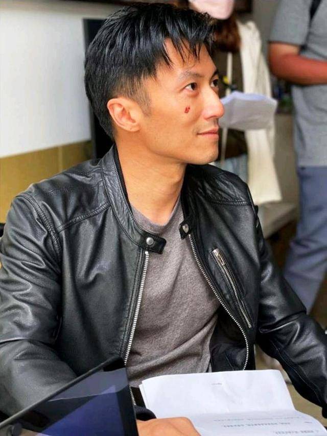 始！谢霆锋、周星驰、张颂文要掀起一波新高潮九游会j9入口登录新版票房破14亿只是开(图10)